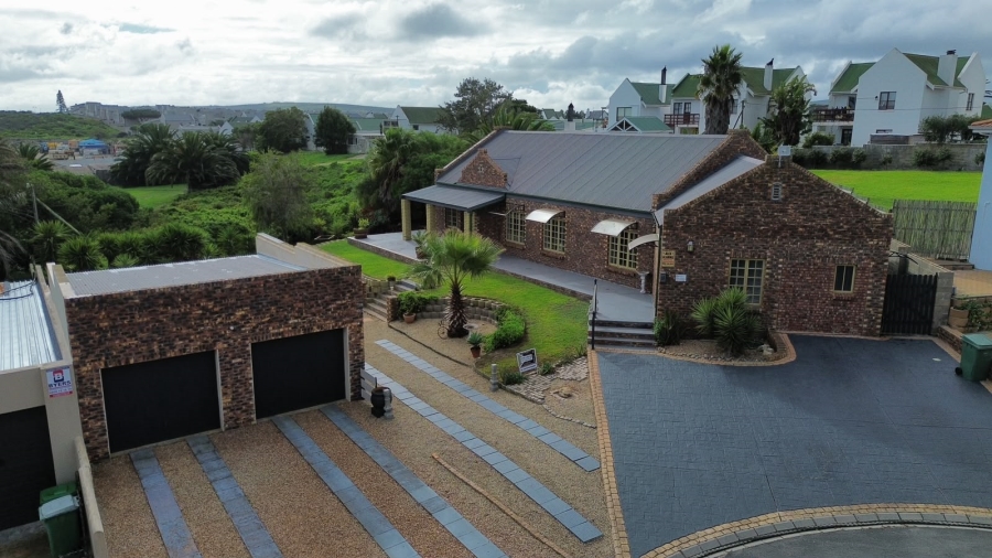 3 Bedroom Property for Sale in Middedorp Western Cape